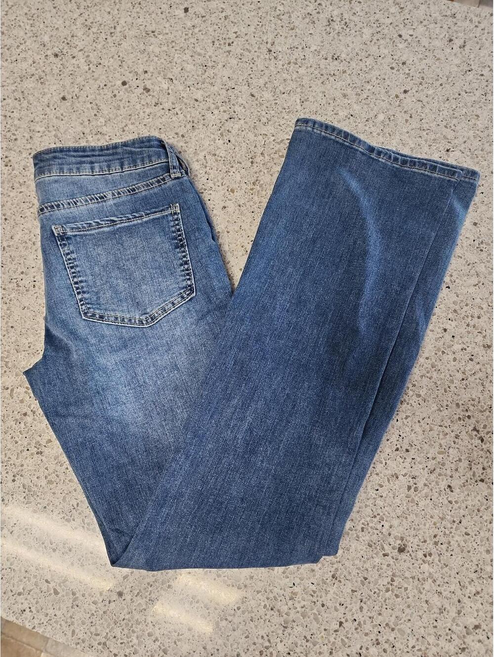 Jeans - Picture 3 of 9